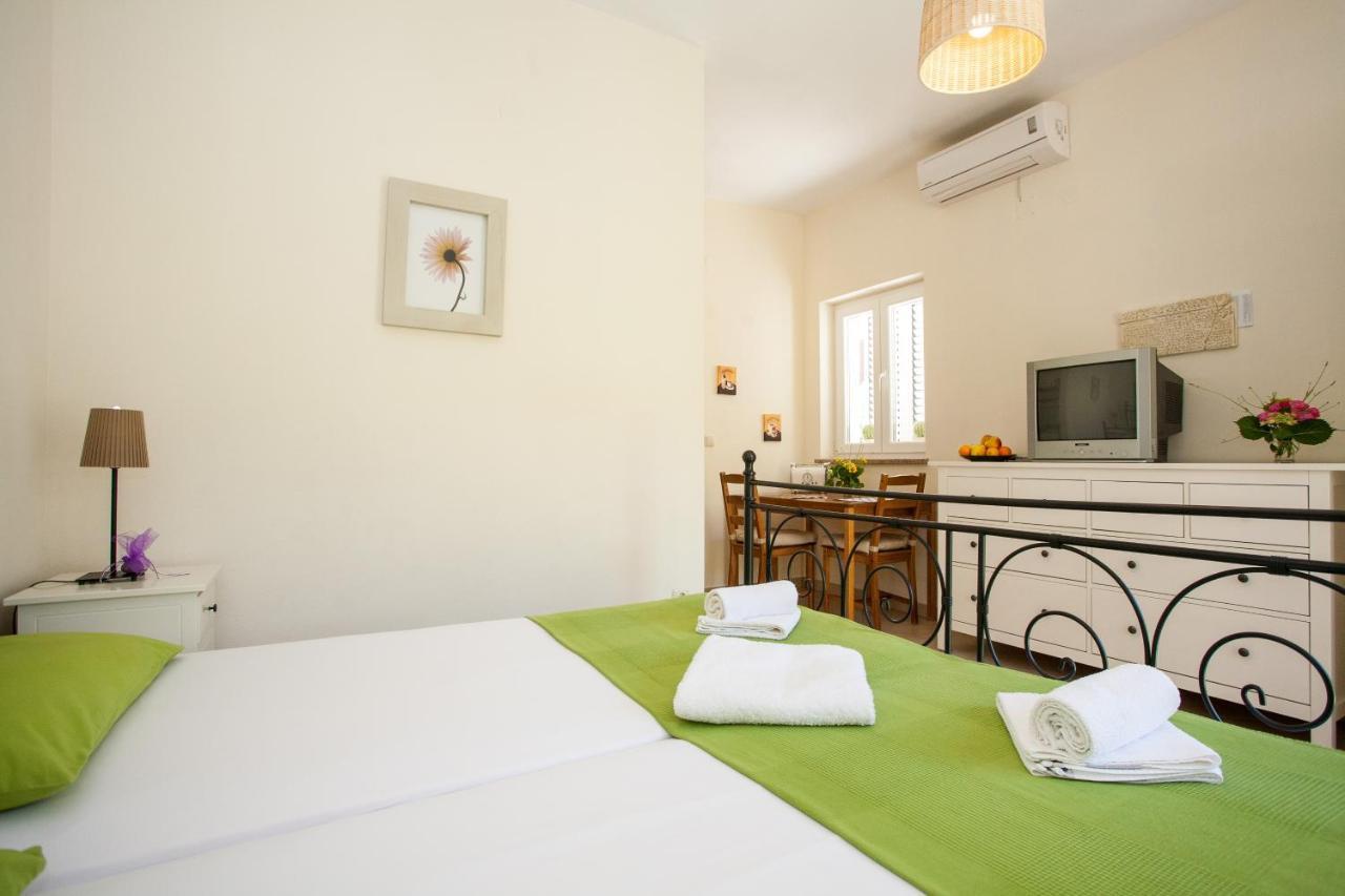 Apartments Dino Krk Town Luaran gambar