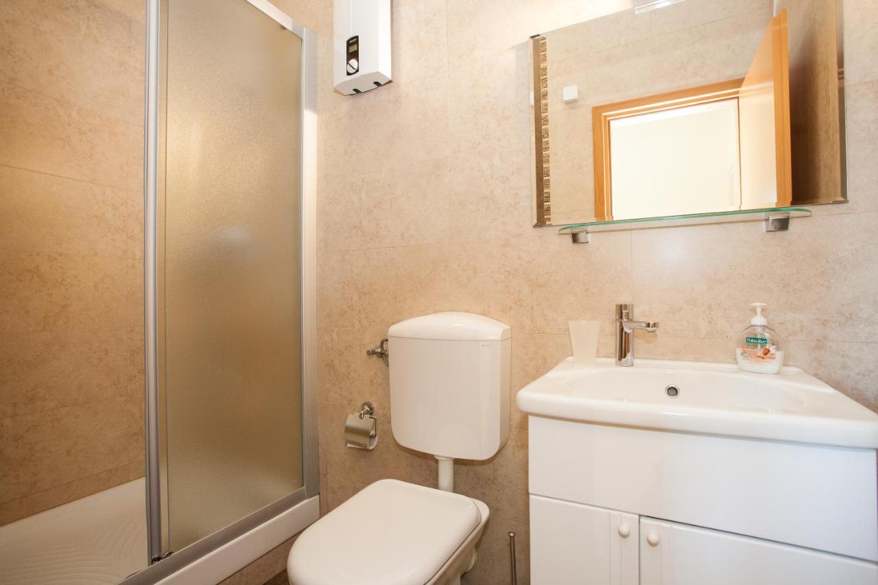 Apartments Dino Krk Town Luaran gambar