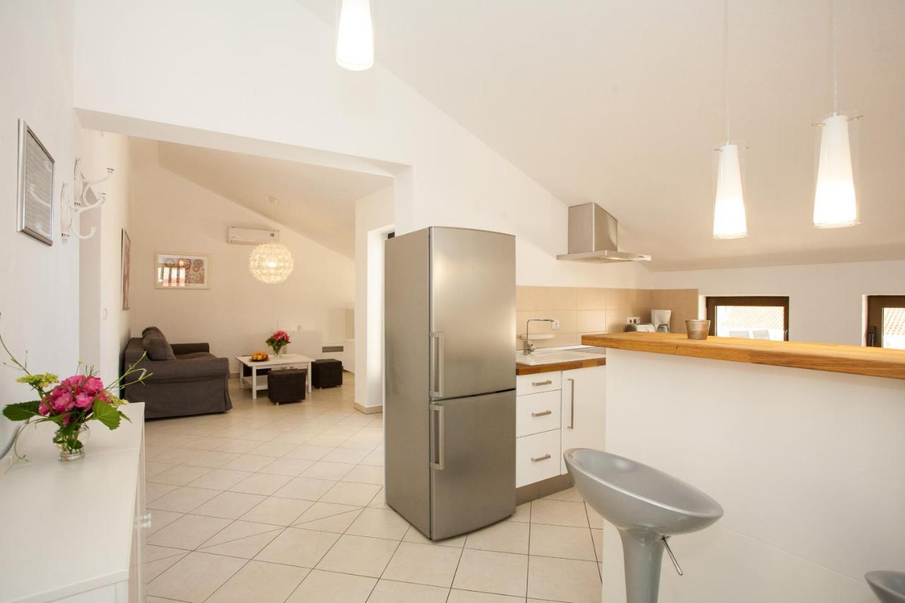 Apartments Dino Krk Town Luaran gambar