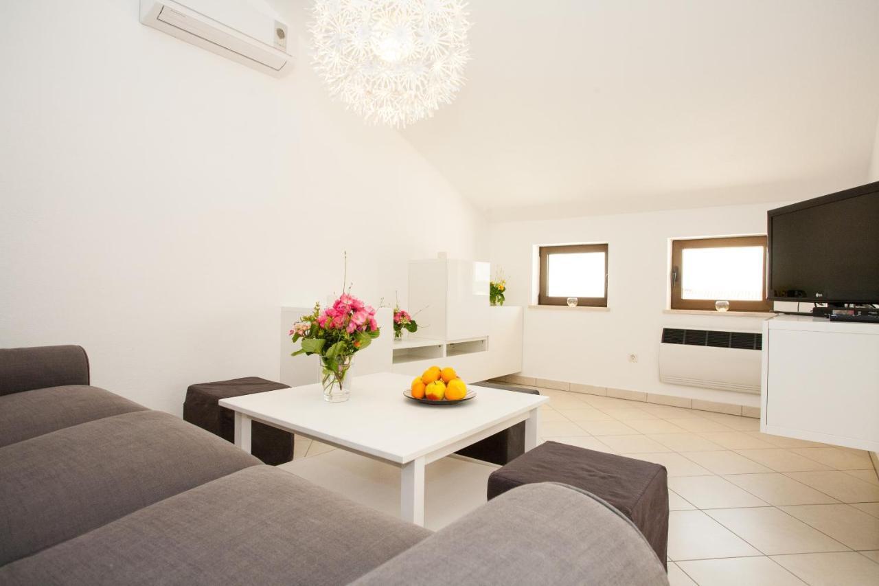 Apartments Dino Krk Town Luaran gambar