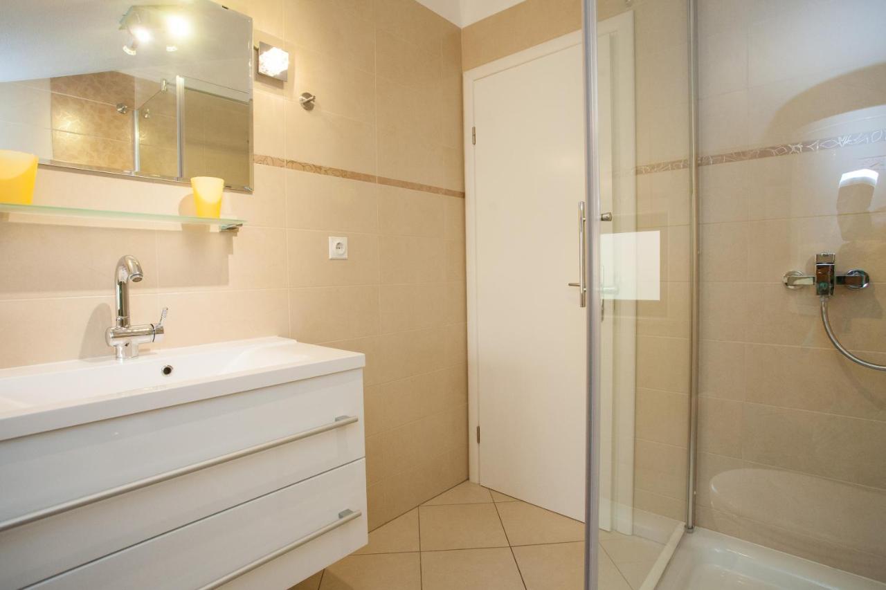 Apartments Dino Krk Town Luaran gambar