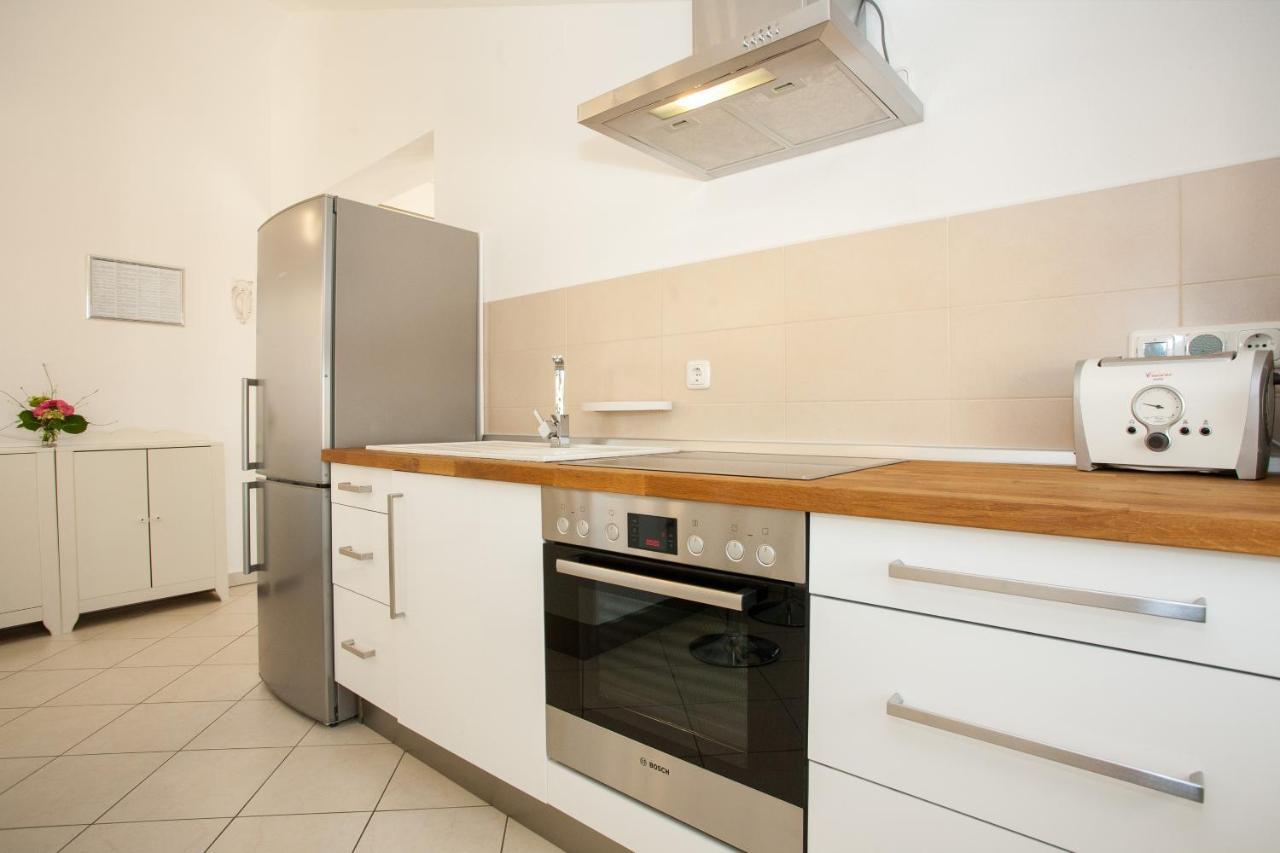 Apartments Dino Krk Town Luaran gambar